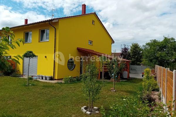 house to rent, 180 m², Lipová, Sulice