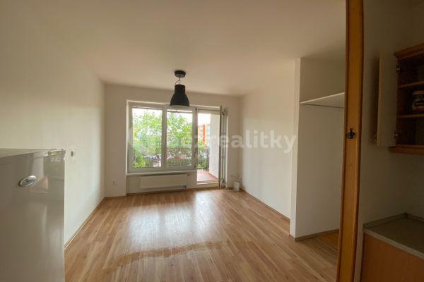 2 bedroom with open-plan kitchen flat to rent, 66 m², Chotovická, Praha