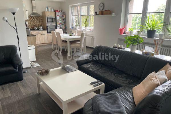 3 bedroom with open-plan kitchen flat for sale, 91 m², Belikovova, Ostrava