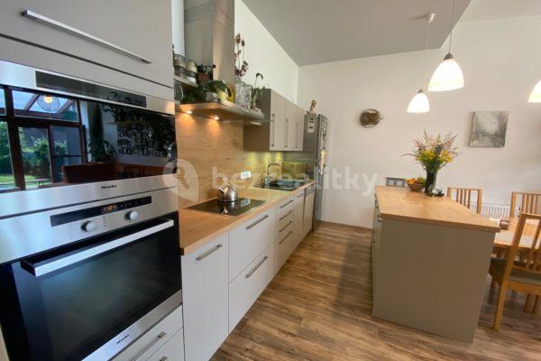 3 bedroom with open-plan kitchen flat for sale, 106 m², Ke Škole, Mníšek pod Brdy
