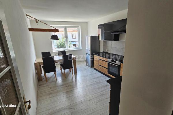 3 bedroom flat for sale, 84 m², Husovo náměstí, Mladá Vožice