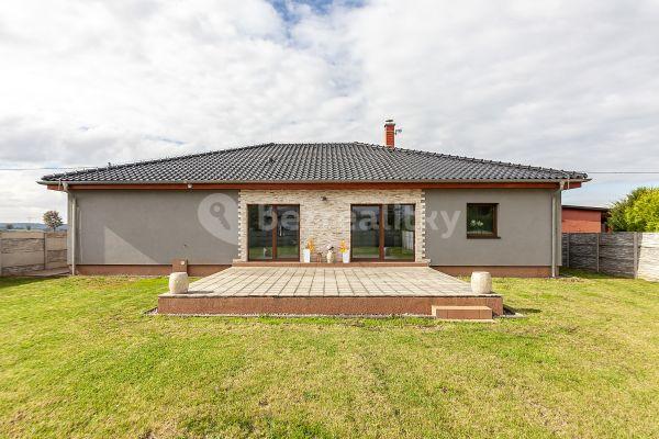 house for sale, 167 m², Zálezlice, 