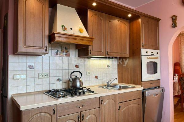 3 bedroom with open-plan kitchen flat for sale, 80 m², Stará Kysibelská, Karlovy Vary