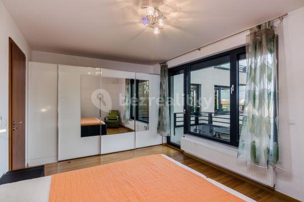 1 bedroom with open-plan kitchen flat to rent, 71 m², Nad Závěrkou, Praha