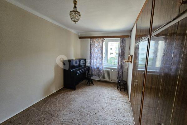 2 bedroom with open-plan kitchen flat for sale, 65 m², Na Petřinách, Praha