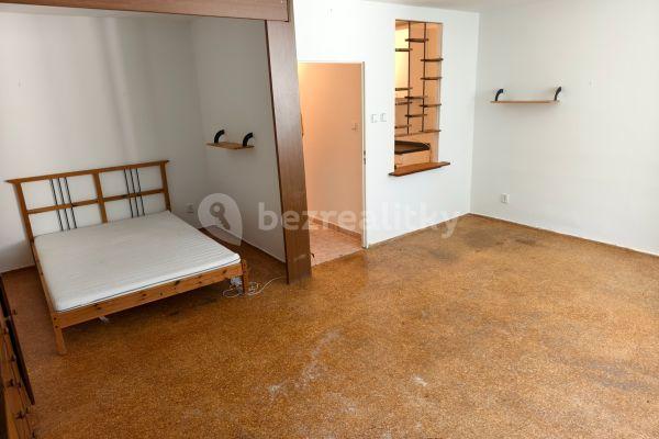 Studio flat for sale, 44 m², Od Vysoké, Hlavní město Praha