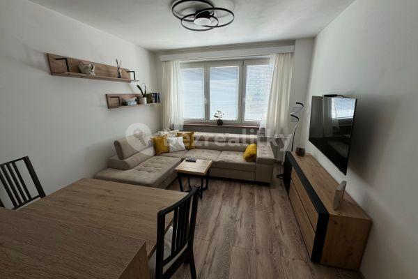 2 bedroom with open-plan kitchen flat to rent, 62 m², Františka Hajdy, Ostrava