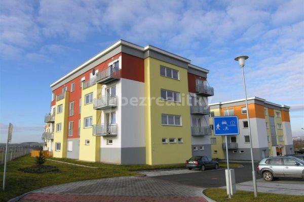 3 bedroom with open-plan kitchen flat to rent, 103 m², V Bezinkách, Plzeň