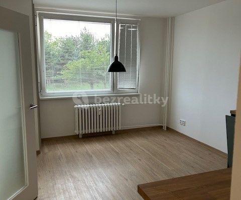 1 bedroom with open-plan kitchen flat to rent, 45 m², třída Edvarda Beneše, Hradec Králové