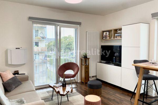 Studio flat for sale, 27 m², Novovysočanská, Hlavní město Praha