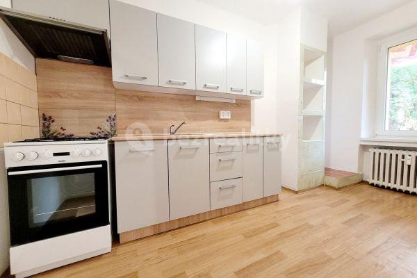 3 bedroom flat to rent, 68 m², Dukelská, 