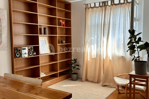 2 bedroom with open-plan kitchen flat to rent, 78 m², Aloise Jiráska, Teplice