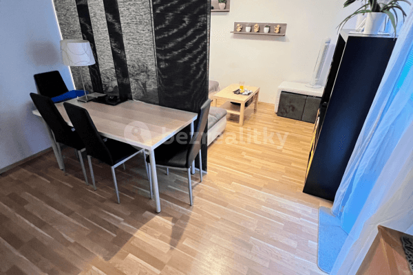 2 bedroom with open-plan kitchen flat for sale, 62 m², Uzbecká, Brno