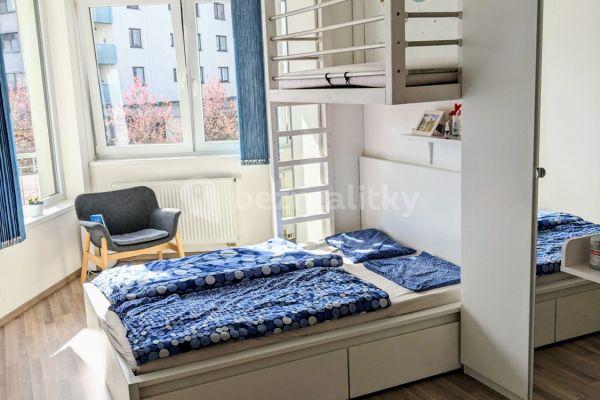 2 bedroom flat to rent, 53 m², Makedonská, Praha