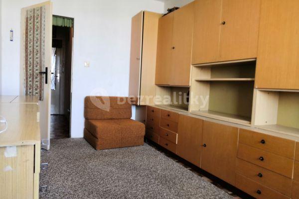 3 bedroom flat to rent, 15 m², Bellušova, Hlavní město Praha