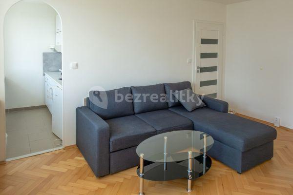 Studio flat to rent, 34 m², Na Úlehli, Praha