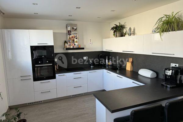 2 bedroom with open-plan kitchen flat for sale, 169 m², Vochov