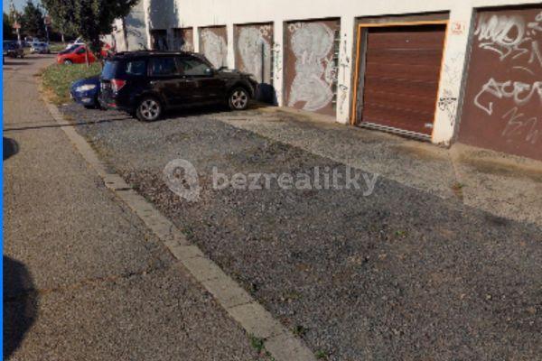 garage to rent, 17 m², Brno