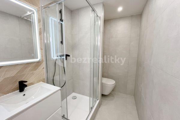 Studio flat for sale, 35 m², Otradovická, Praha