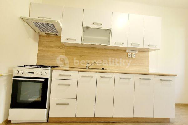 3 bedroom flat to rent, 76 m², U Nádraží, 