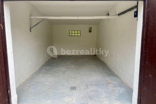 garage to rent, 17 m², V Trníčku, Hlavní město Praha