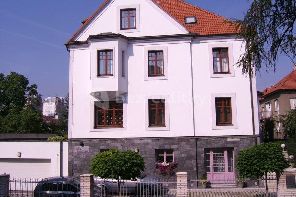 2 bedroom flat to rent, 300 m², Révová, Praha