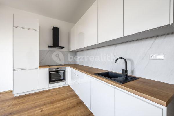 2 bedroom with open-plan kitchen flat for sale, 101 m², Stehlíkova, Slaný