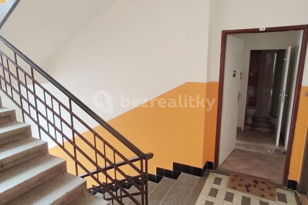 Studio flat to rent, 30 m², Nad Jezerkou, Hlavní město Praha