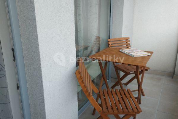 1 bedroom with open-plan kitchen flat to rent, 49 m², Březnická, Zlín, Zlínský Region