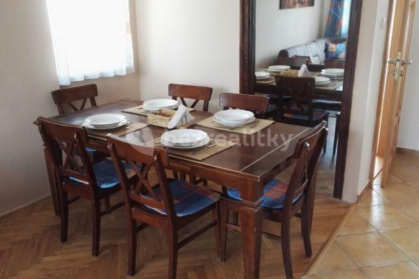 2 bedroom with open-plan kitchen flat to rent, 78 m², Bajkalská, Praha