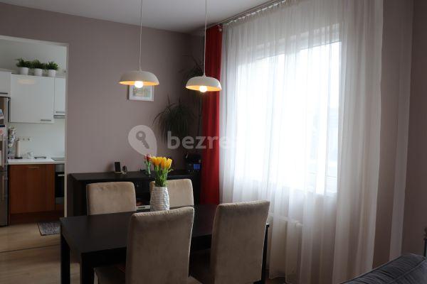 3 bedroom flat for sale, 69 m², Nejedlého, Dúbravka