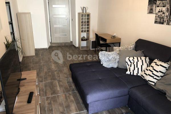 2 bedroom with open-plan kitchen flat for sale, 69 m², Kynského, Slaný