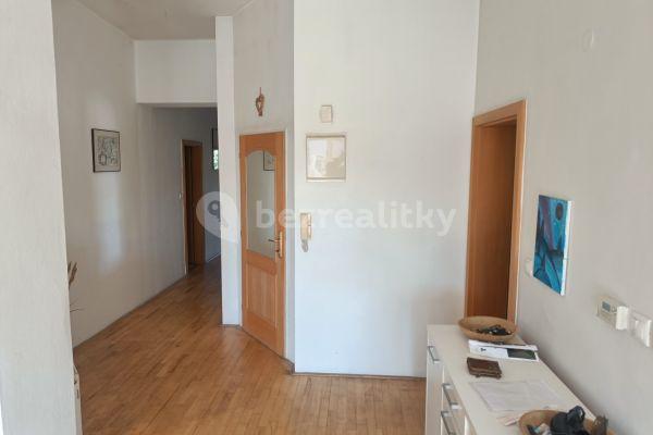 3 bedroom with open-plan kitchen flat to rent, 145 m², Obřanská, Brno