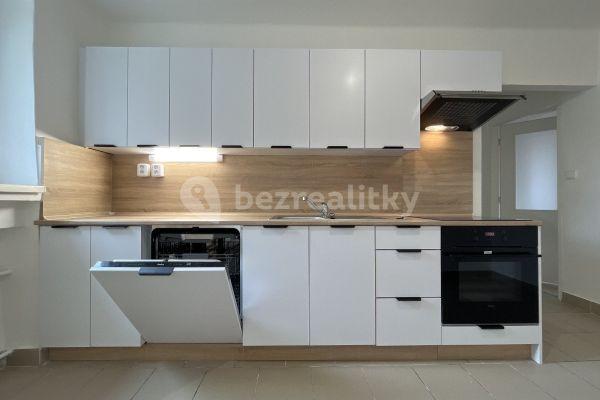 3 bedroom flat to rent, 66 m², Na Nábřeží, 