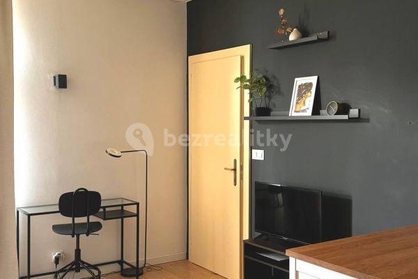 1 bedroom with open-plan kitchen flat for sale, 54 m², Mánesova, Hlavní město Praha