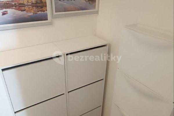 Studio flat to rent, 30 m², Strančická, Hlavní město Praha