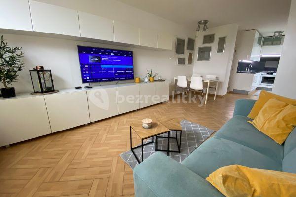 2 bedroom flat to rent, 58 m², Tobrucká, Hlavní město Praha