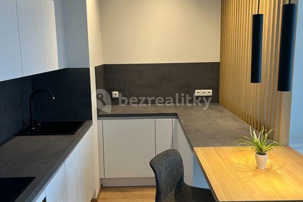 Studio flat to rent, 31 m², Heřmanická, Praha