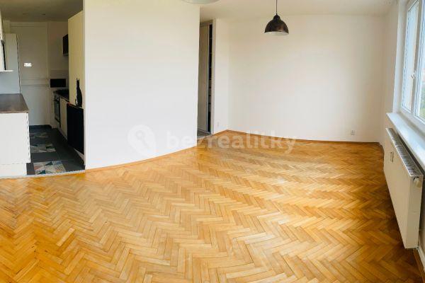 2 bedroom with open-plan kitchen flat to rent, 59 m², Hlavní, Praha