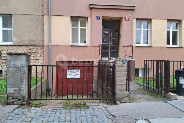 garage to rent, 32 m², Nad Malým mýtem, Praha