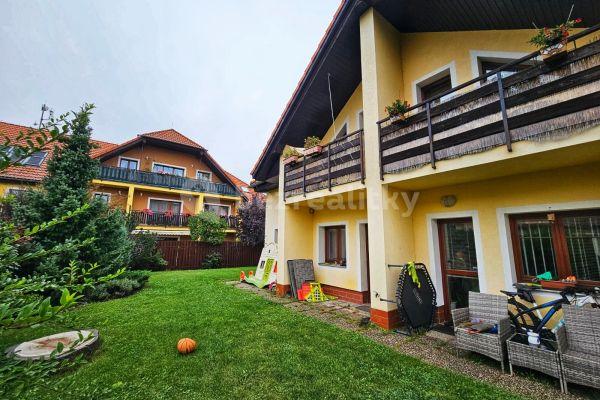 2 bedroom with open-plan kitchen flat to rent, 80 m², Za Rybníkem, Jesenice