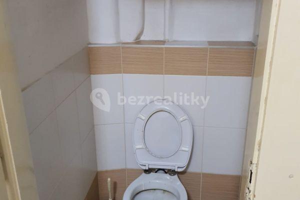 Studio flat to rent, 47 m², Jeseniova, Hlavní město Praha