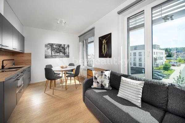 Studio flat to rent, 27 m², Heřmanická, Praha