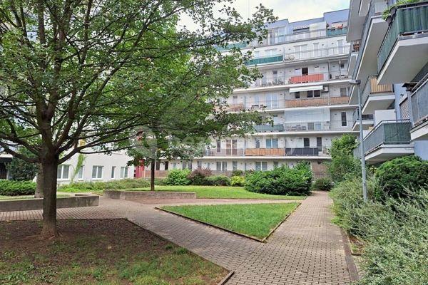 Studio flat for sale, 100 m², Elektrárenská, Hlavní město Praha