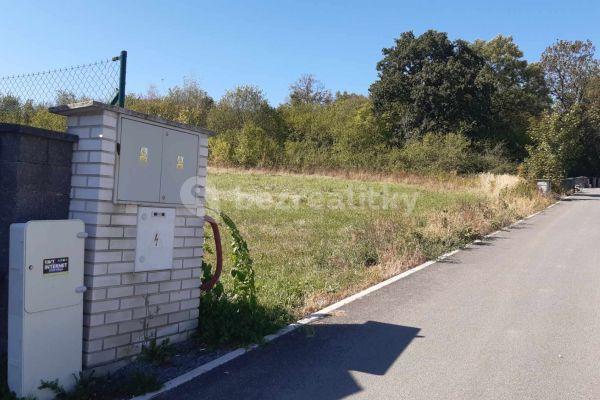 plot for sale, 1,301 m², Pyšely