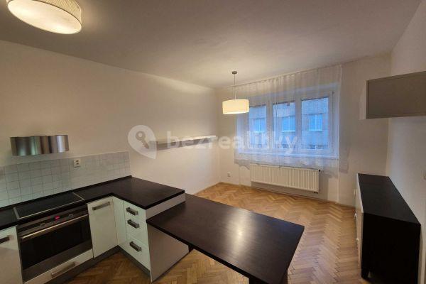 2 bedroom with open-plan kitchen flat to rent, 75 m², U Družstva Život, Praha