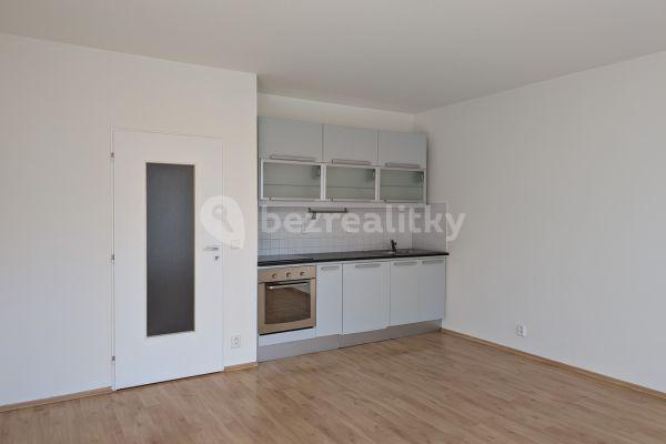 Studio flat to rent, 30 m², Za Mlýnem, Hostivice, Středočeský Region