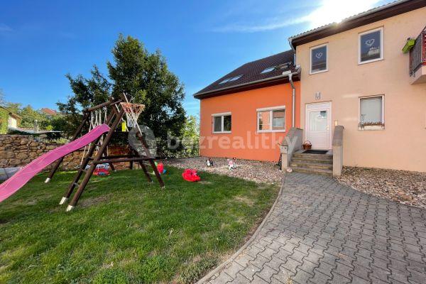 2 bedroom with open-plan kitchen flat for sale, 68 m², Komenského, Židlochovice