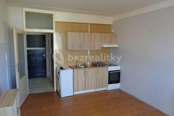 Small studio flat to rent, 24 m², U Koupaliště, Karlovy Vary