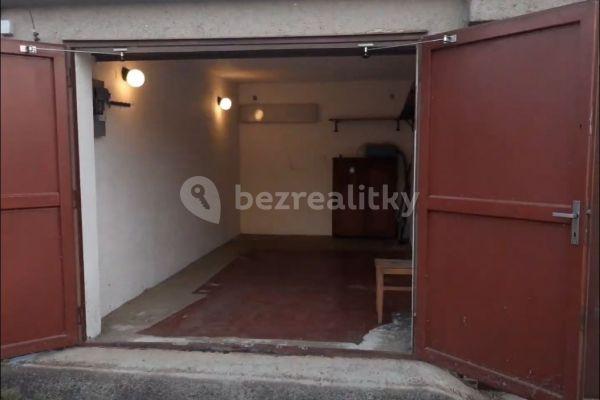 garage to rent, 17 m², Brno